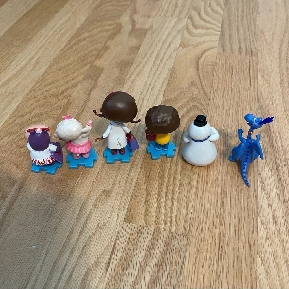Disney Doc Mcstuffins Action Figure Toy Set Hallie Stuffy Donny Lambie Chilly